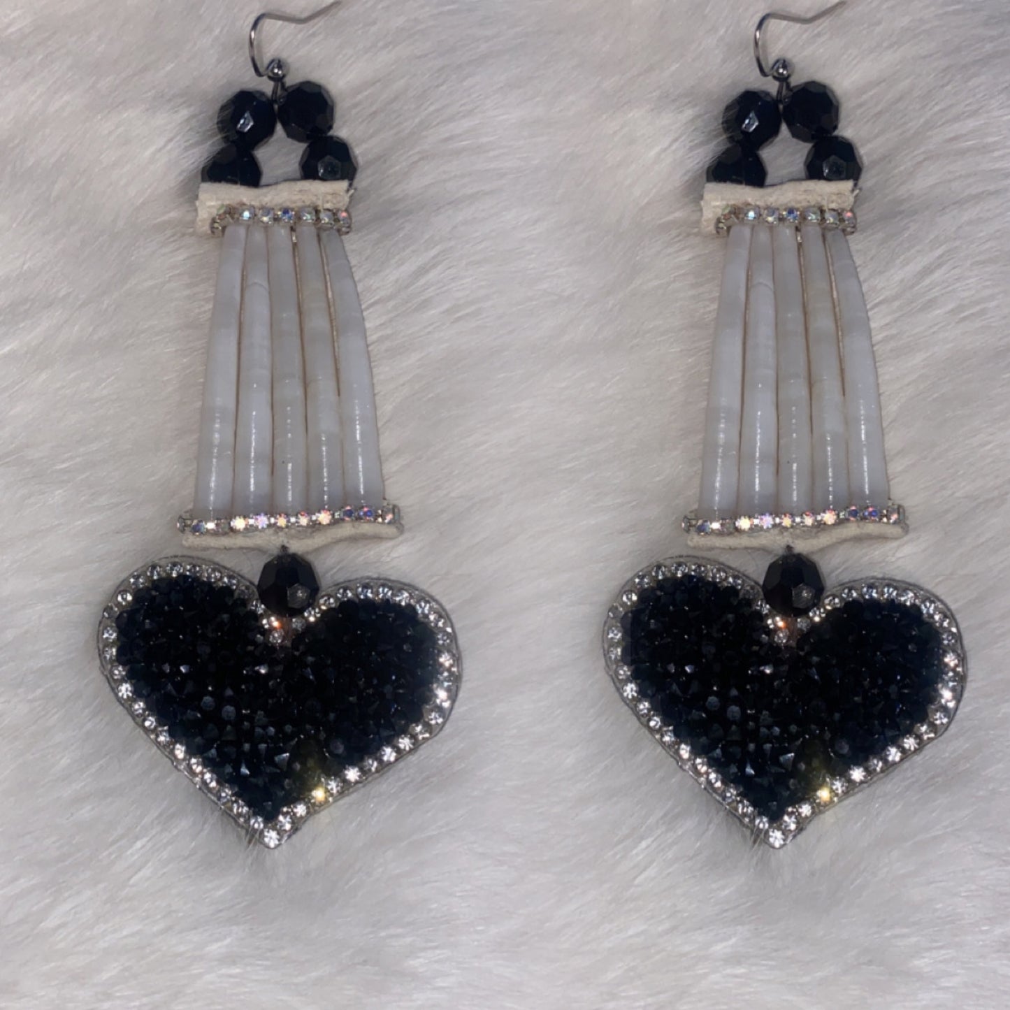 Black Heart Dantilium earrings